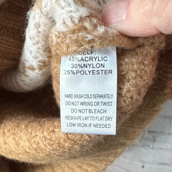 Vestique Patterned Tan Sweater - Picture 6 of 8